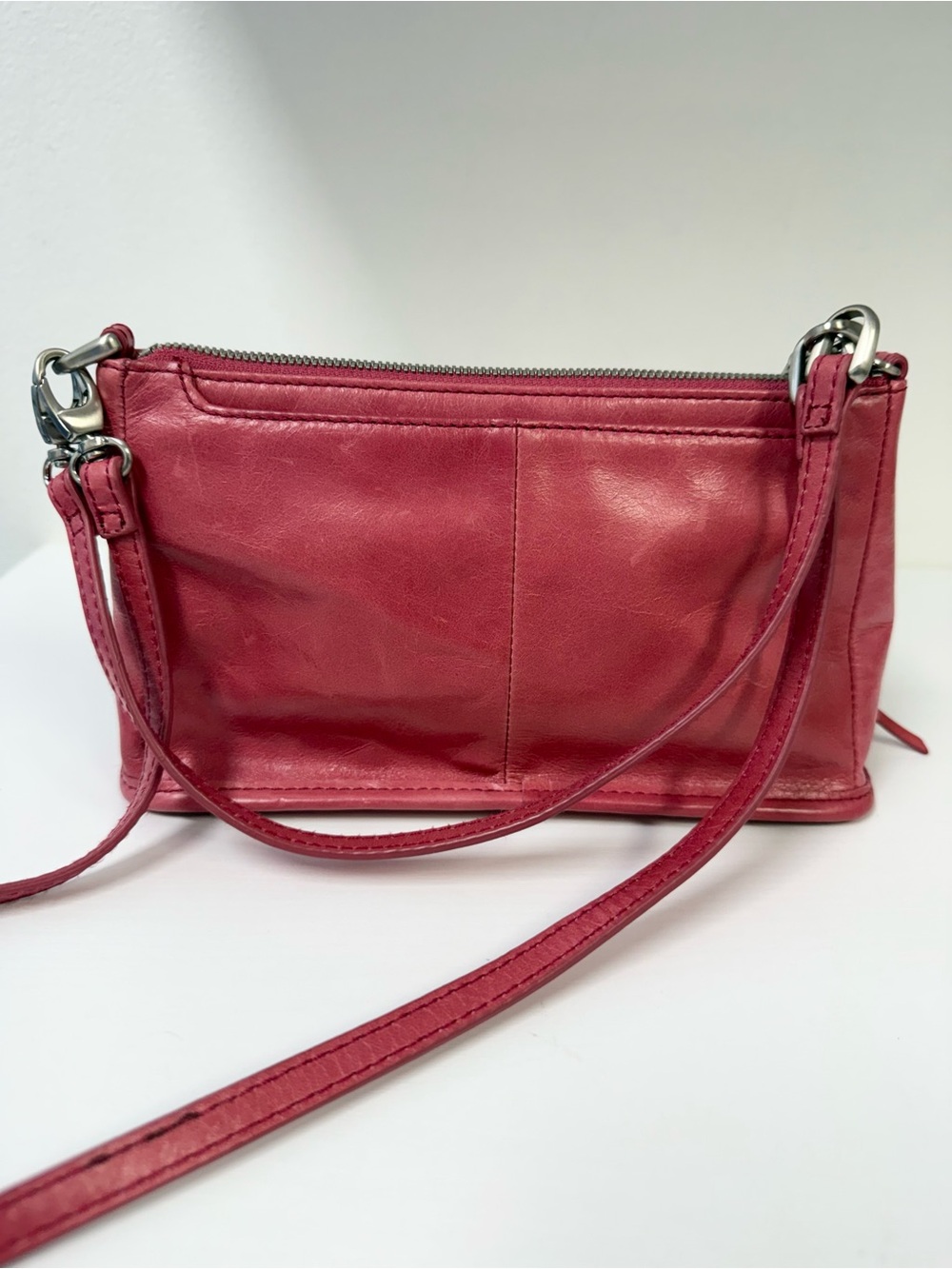 Hobo Cadence Convertible Leather Crossbody Bag in Berry Pink